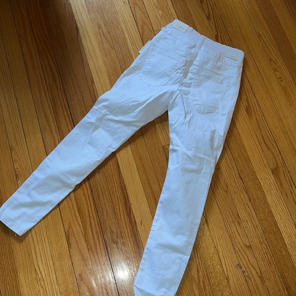 White high rise, skinny jeans new with tags - Picture 3 of 4